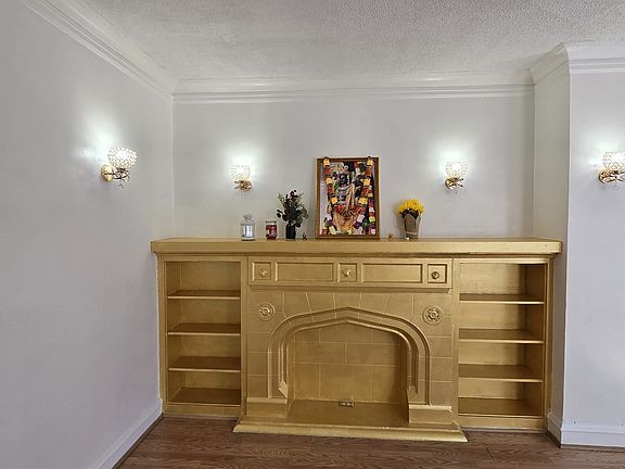 3rd image of 8016 S Wolcott Ave