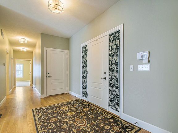 2nd image of 59062 Crestview Dr