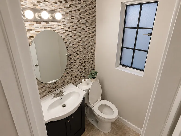 4242 W Outer Dr #1 — Photo 27