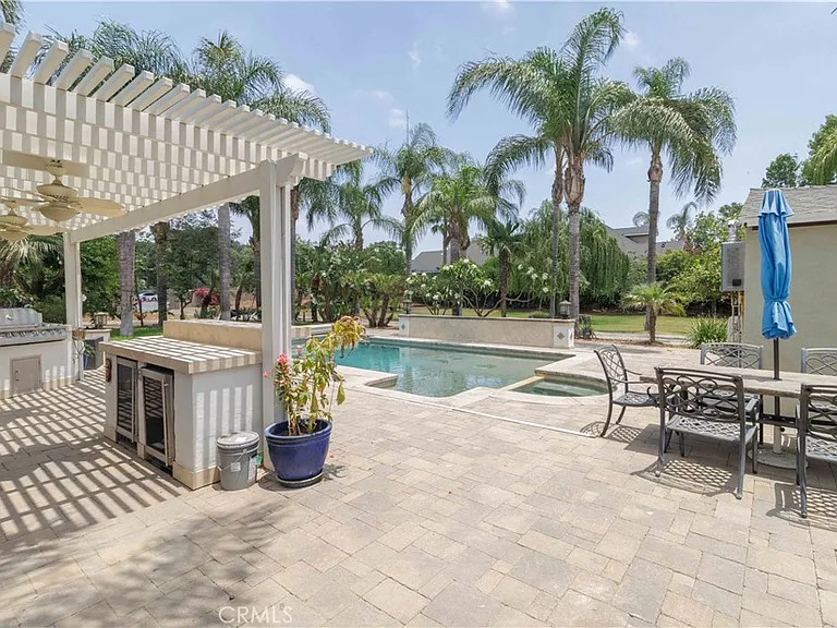 10249 Jurupa Rd — Photo 21