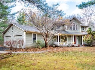 45 Hunter Ridge Dr, Scituate, RI 02857