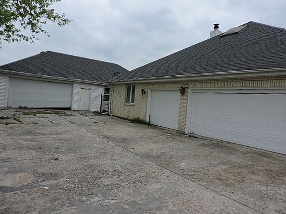 4th image of 2958 E Timberline Ct