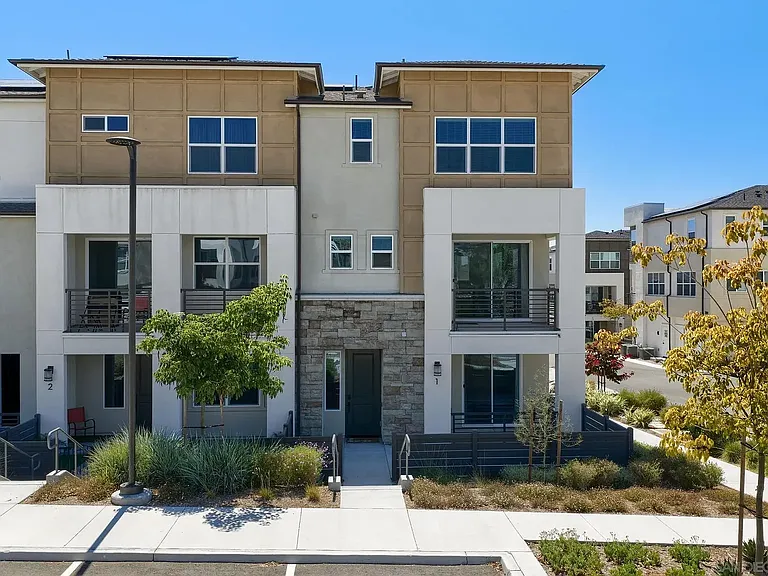792 Vada St #1 — Photo 1