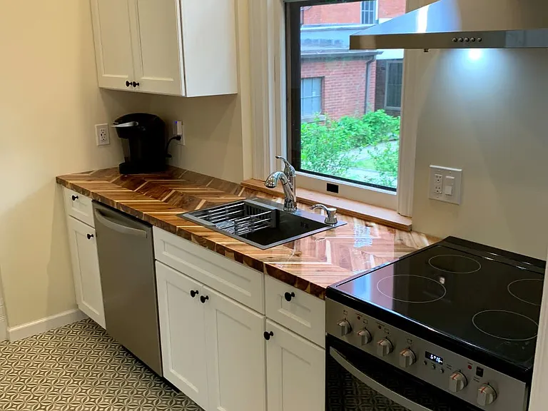 48 S Hamilton St — Photo 8
