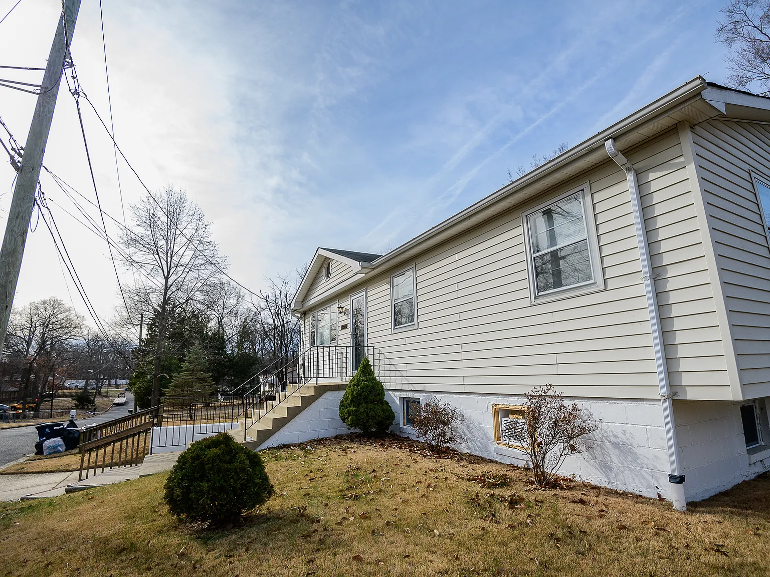 5 bed, 1092 sqft, $3,900 — Photo 2