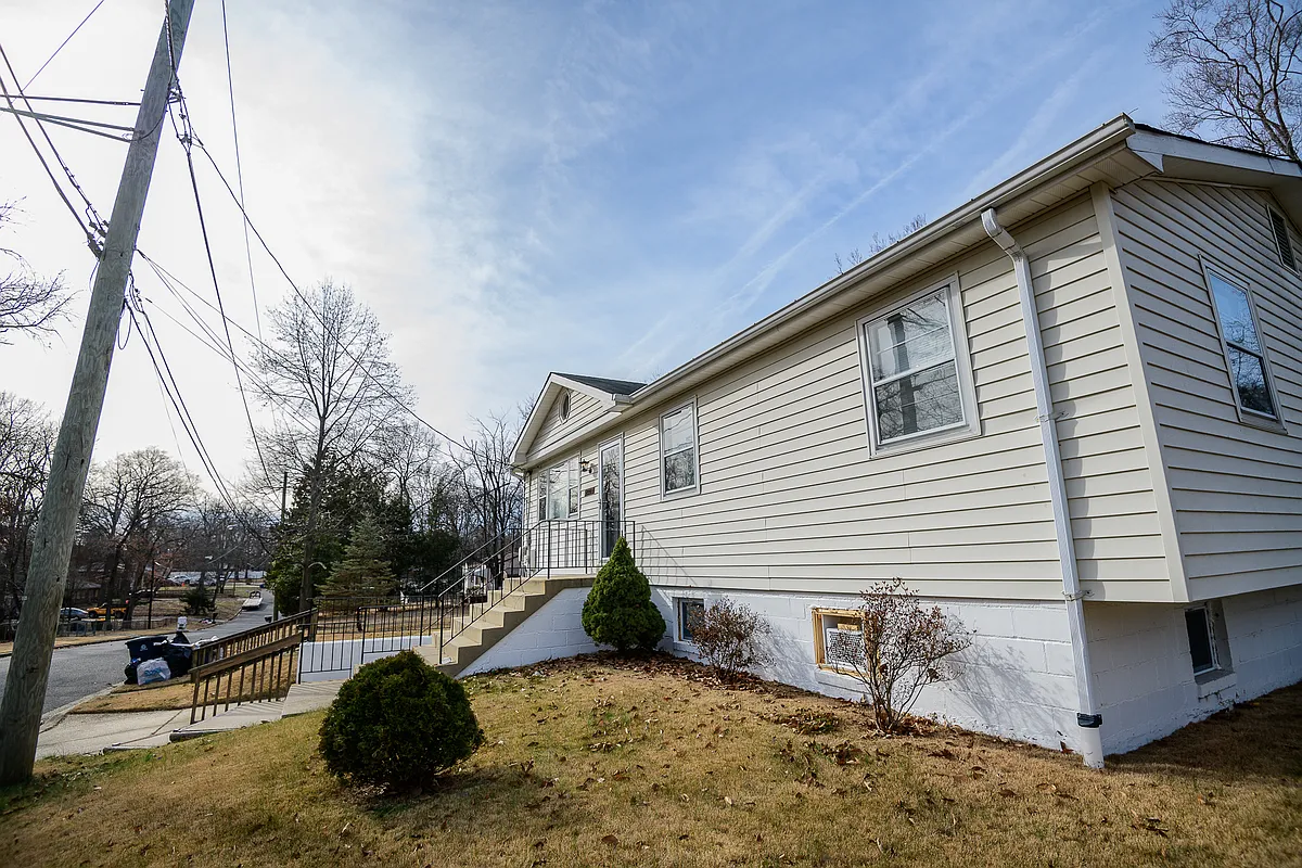 Building Photo - 8007 Prince Georges Dr