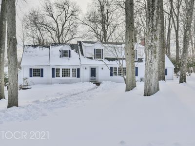 54 Locust Ln, Upper Saddle River, NJ, 07458
