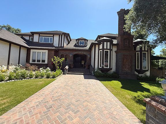 5th image of 533 E Sierra Madre Ave