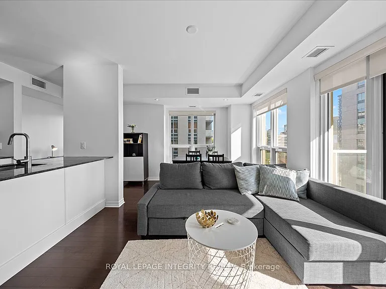 242 Rideau St #909 — Photo 6