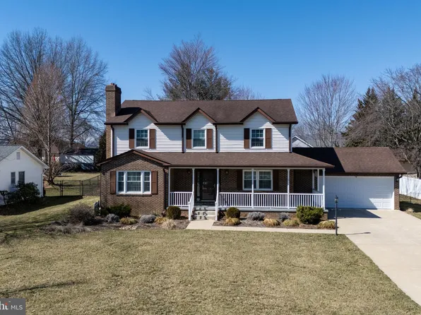 740 Jackson St, Woodstock, VA 22664