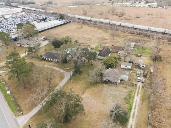 4260 E Highway 6, Alvin, TX 77511