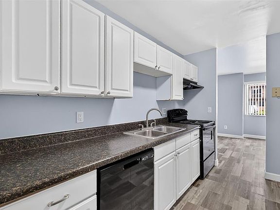 4th image of 5121 Picadilly Circus Ct