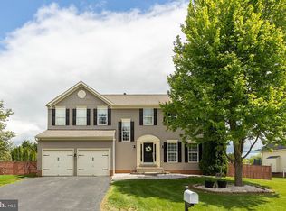 236 Turnberry Dr, Charles Town, WV 25414