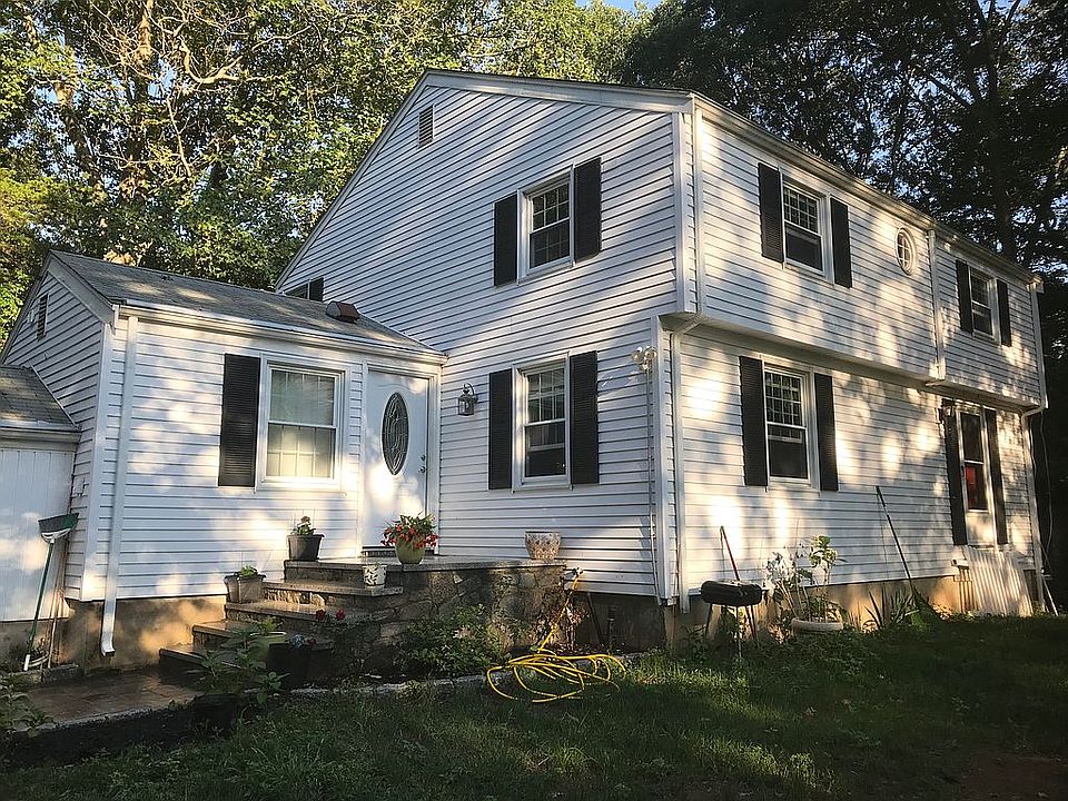 4 Bed, 2 Full Bath Colonial
