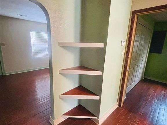 4th image of 2349 New Glendale Rd