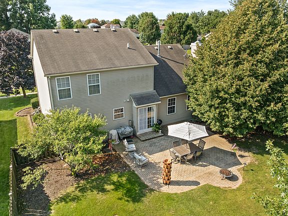 4th image of 181 W Prairiefield Ave