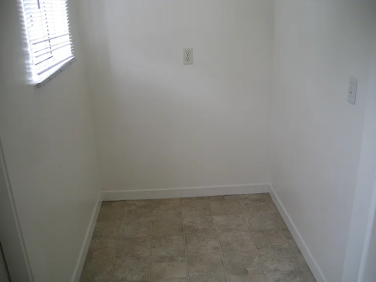 889 Lighthouse Ave — Photo 9