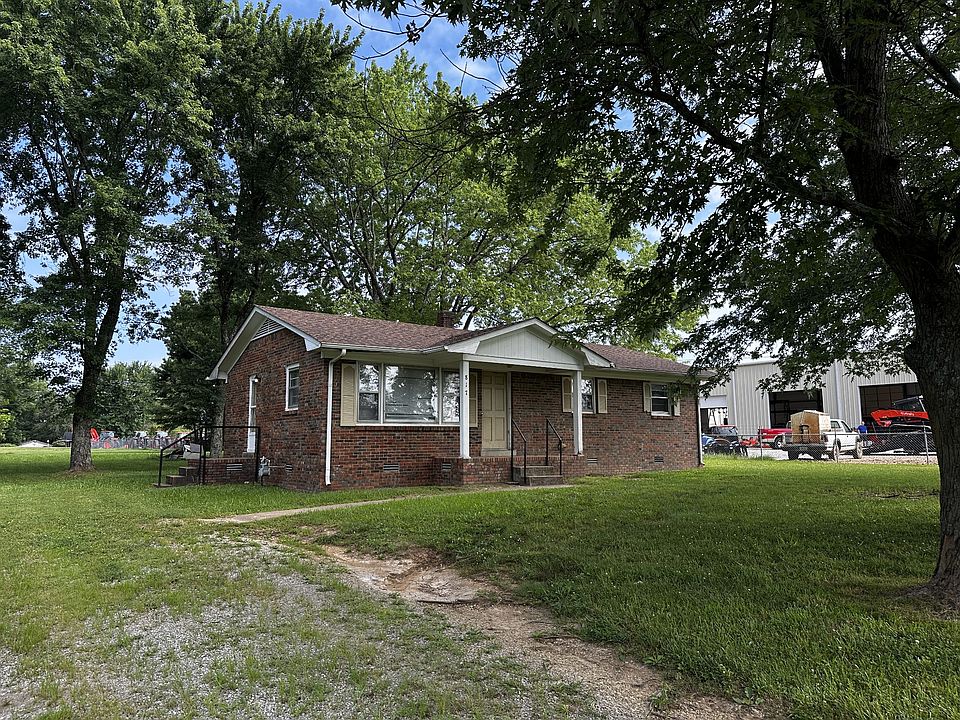 1st image of 817 Irvin St