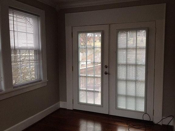 5th image of 3019 Fountain Park Blvd