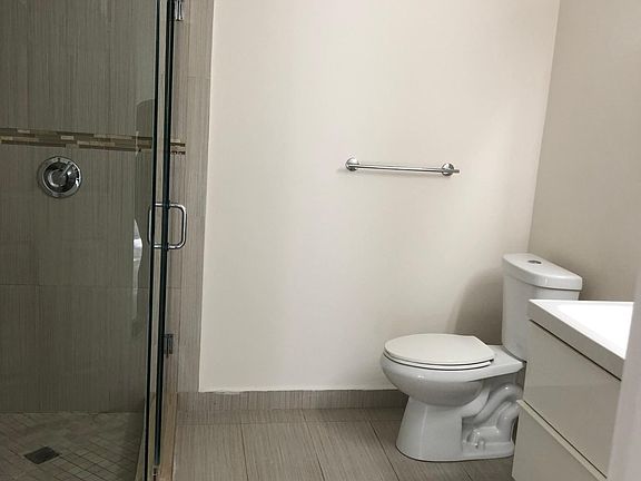 4th image of 20605 NE 9th Ct
