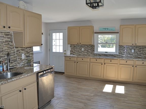 5th image of 8 Millbrook Rd