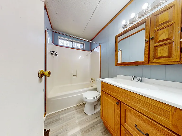 372 Home Ave — Photo 8