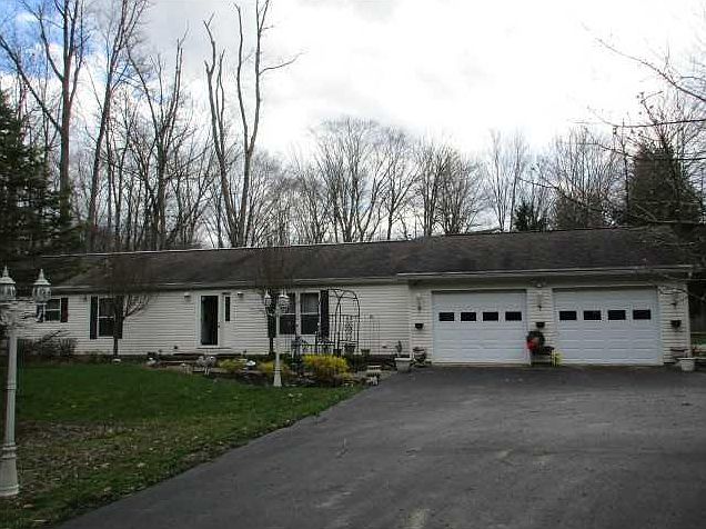 1st image of 2073 Erin Ave