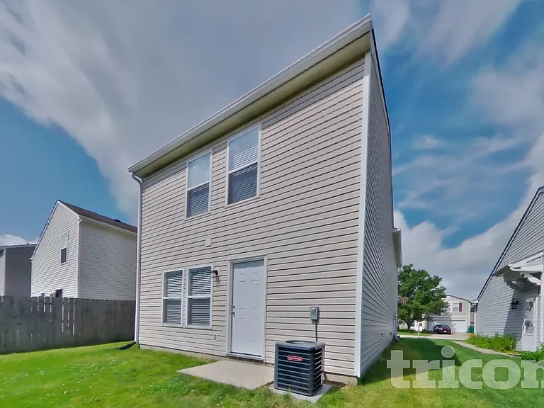4525 Connaught East Dr — Photo 15