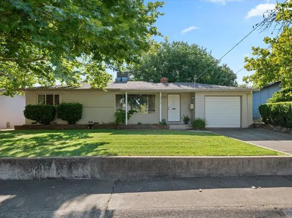 2950 Yana Ave, Redding, CA 96002
