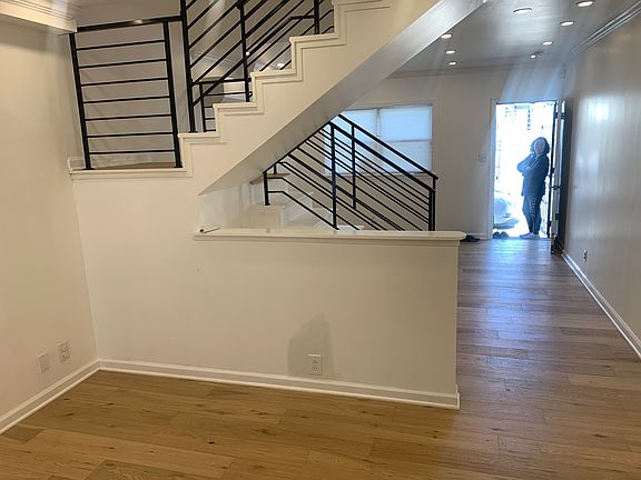 3rd image of 1310 Annin St