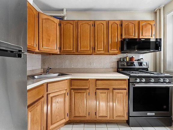 4th image of 201 Clinton Ave APT 2D