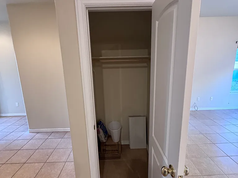 1912 Hollyhock Cir — Photo 19