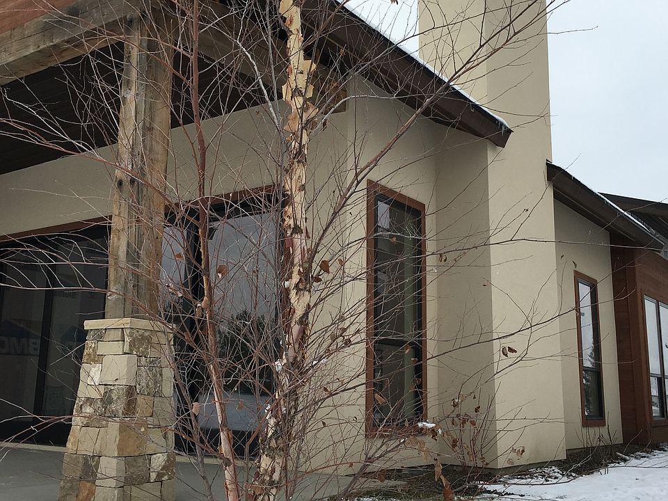 2nd image of 2934 S Creek Pointe Ln
