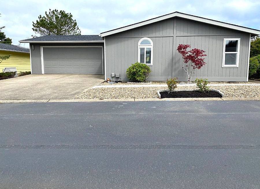1st image of 539 NE 60th Ct