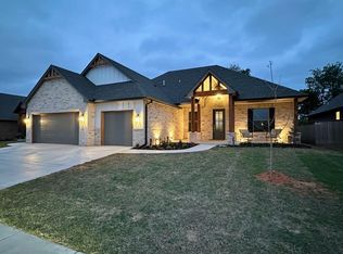 12112 SW 51st St, Mustang, OK 73064