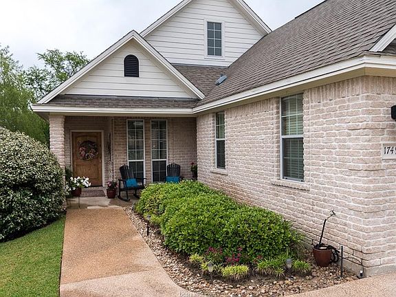 2nd image of 1749 Parkland Dr