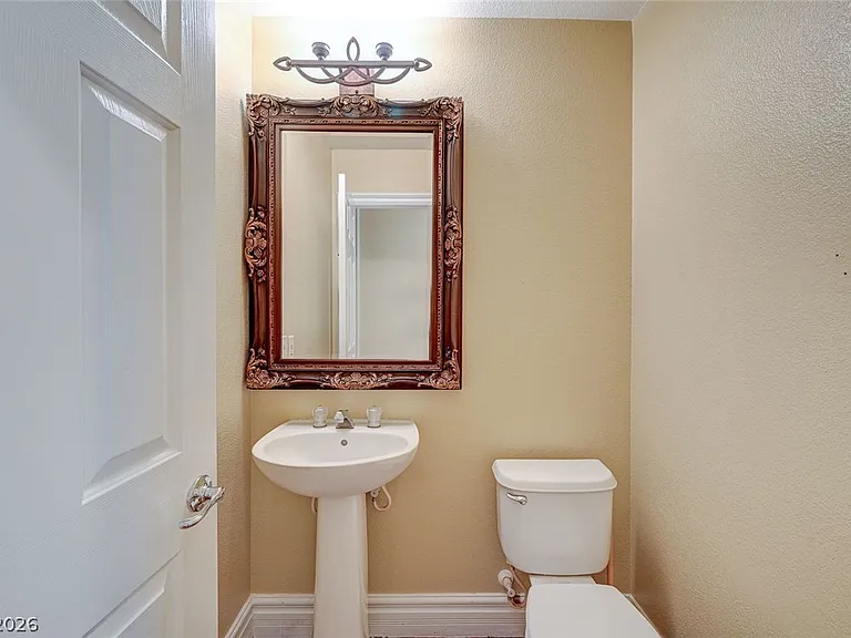 9462 Castillana Ct — Photo 21