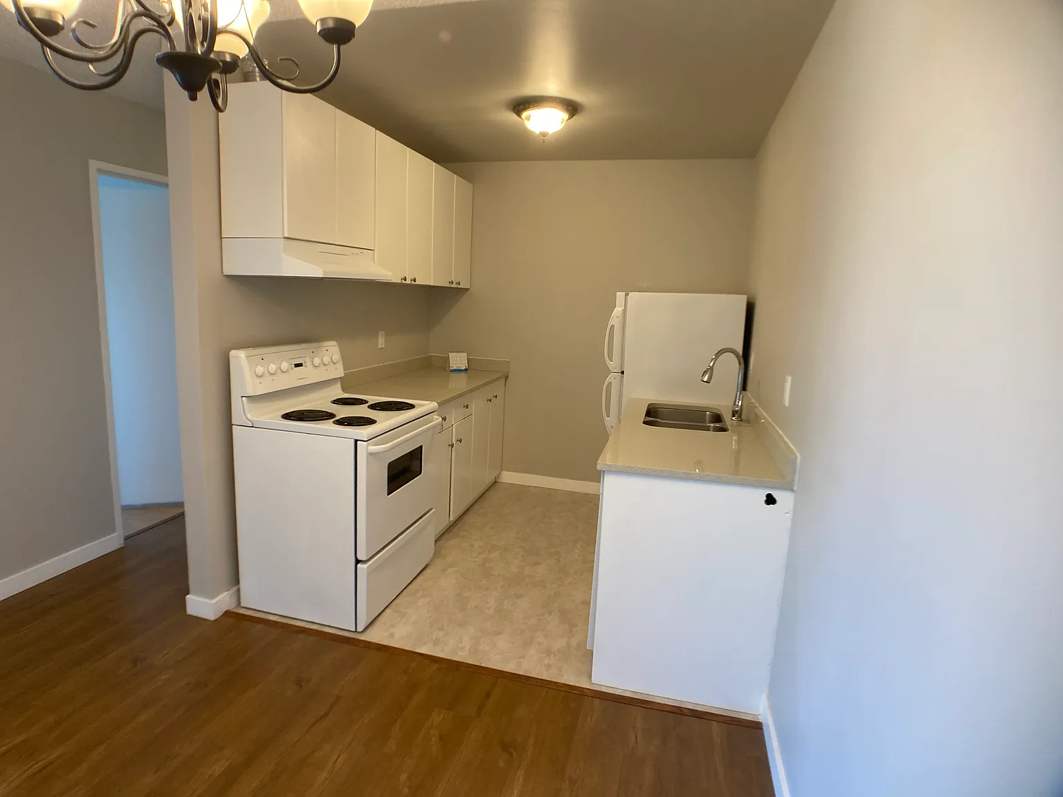 2 bed, 840 sqft, $2,100 — Photo 2