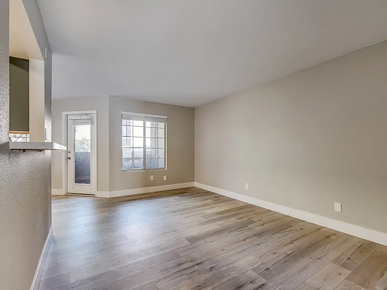 2750 S Durango Dr — Photo 17