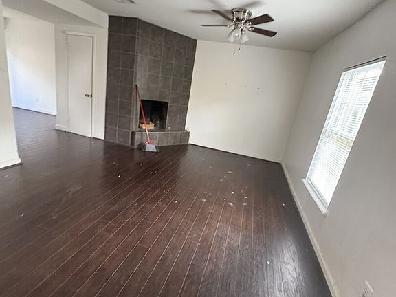 2nd image of 1403 blalock #5