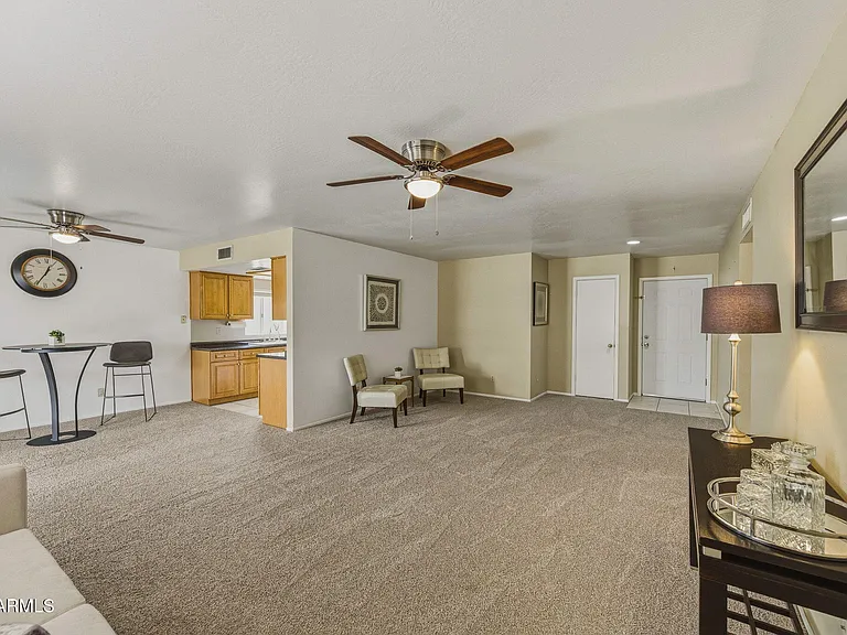 5625 W Sunnyside Dr — Photo 4
