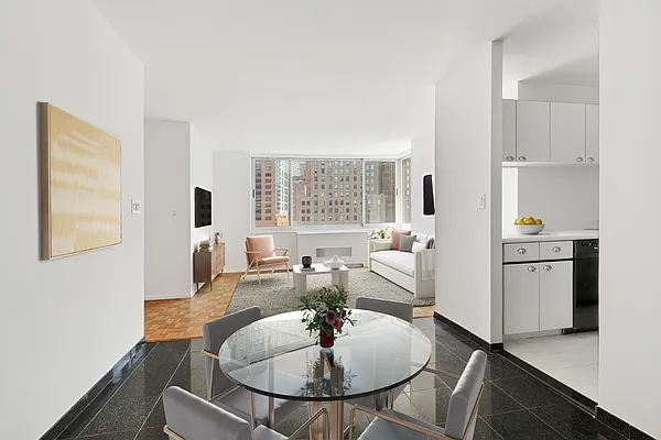 Sold by Nest Seekers International | media 2