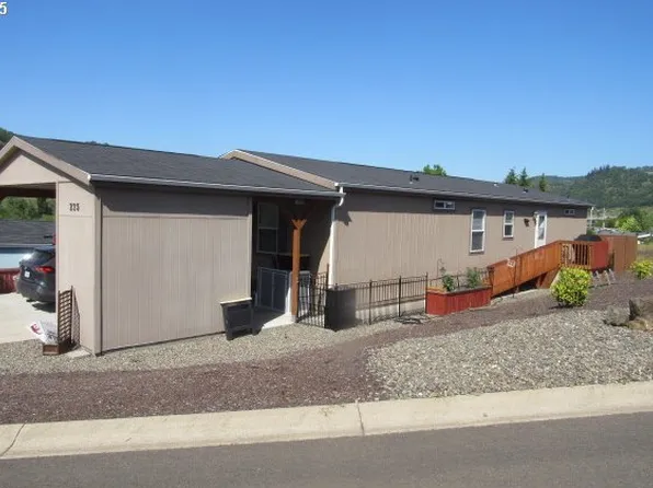 225 Nestucca Ln, Roseburg, OR 97471