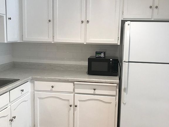 2nd image of 1700 Gough St