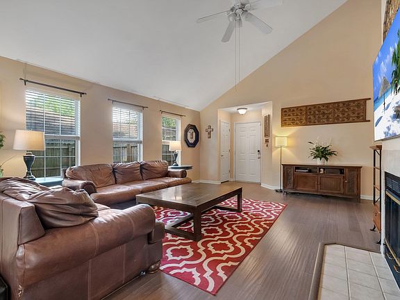 4th image of 2587 Yarmouth Ln