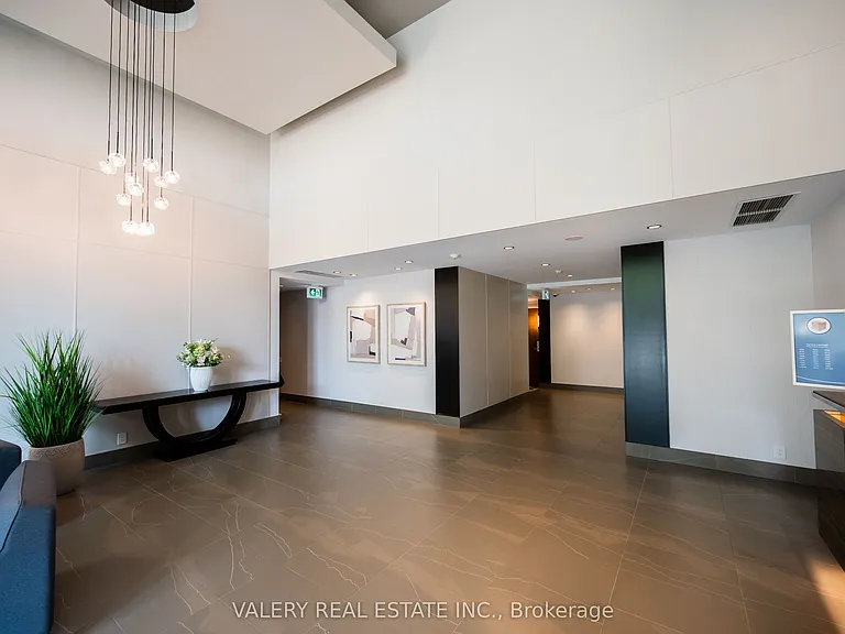 1055 Southdown Rd #201 — Photo 33