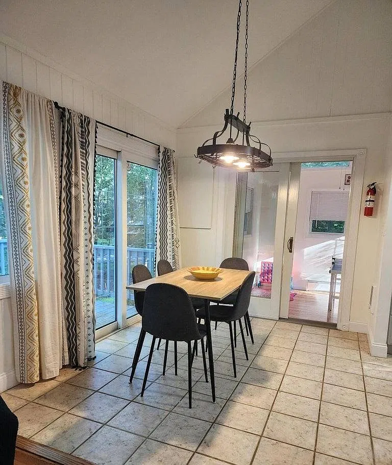 3 bed, 2.0 bath, 1474 sqft, $2,795 — Photo 4