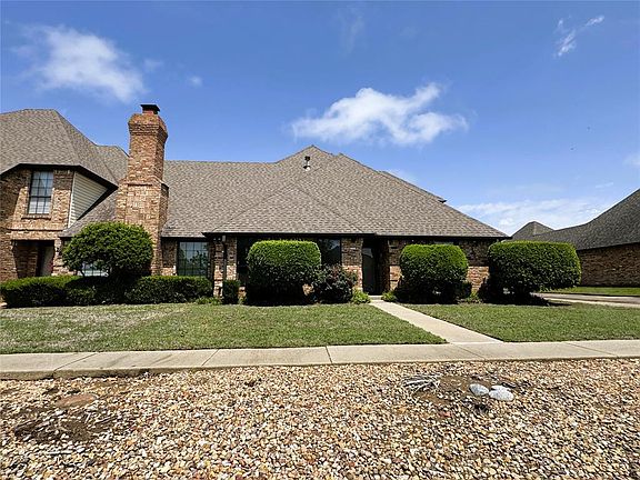 2nd image of 2607 N Greenbriar Pl
