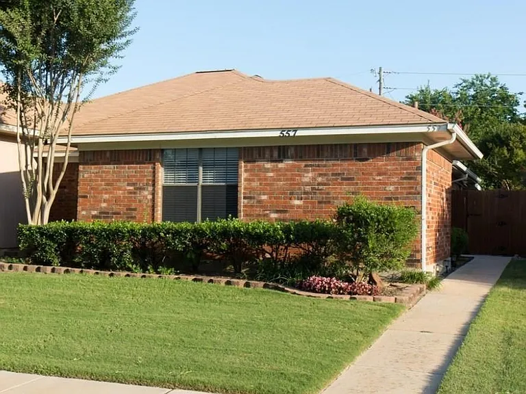 557 Grace Ln — Photo 12