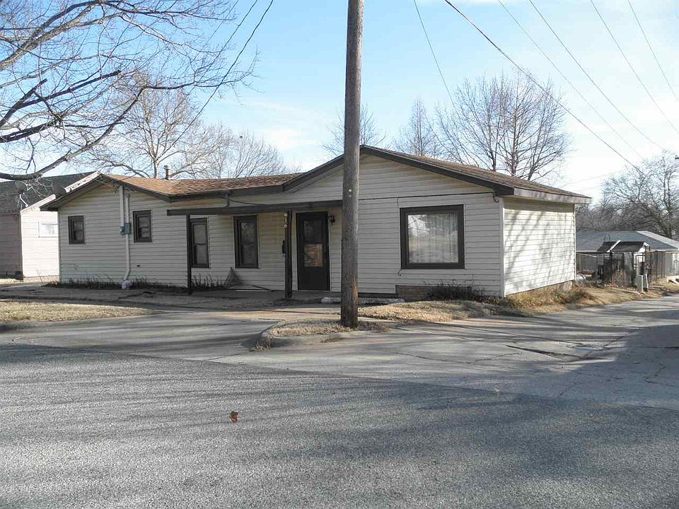 2nd image of 916 E Cherry Ave